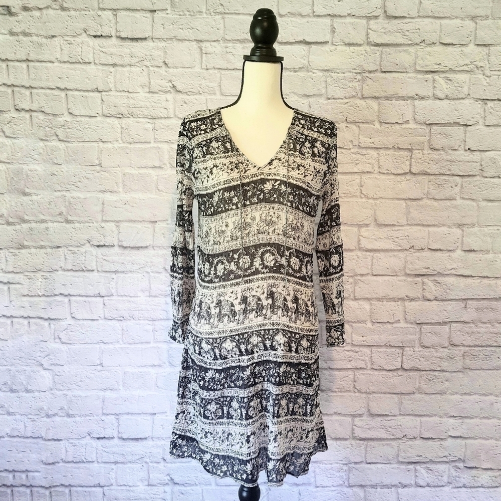 Joie Vork black white elephant print semi sheer 3/4 sleeve dress size M - Picture 2 of 9